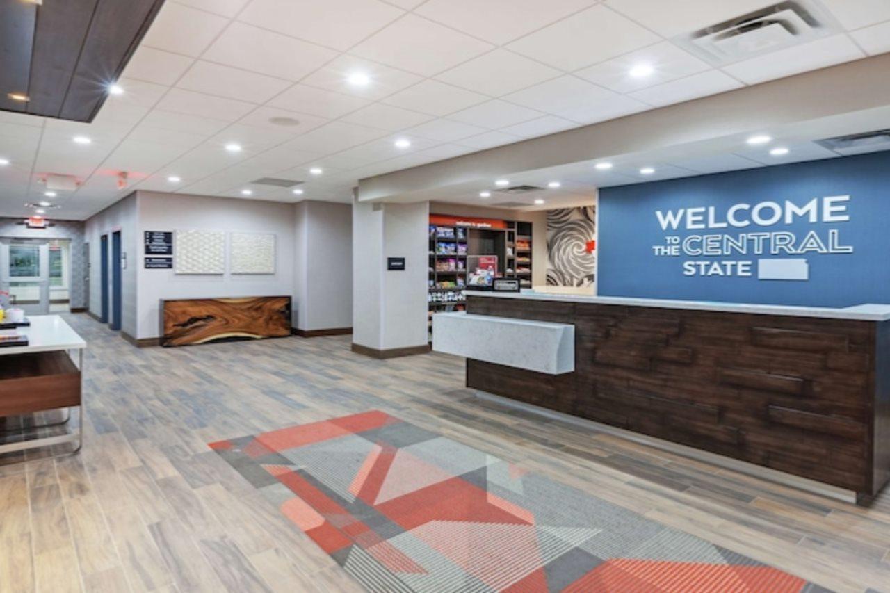 Hampton Inn Gardner Extérieur photo